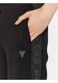 Guess Spodnie dresowe V3RB21 K7UW2 Czarny Regular Fit. Kolor: czarny. Materiał: wiskoza #3