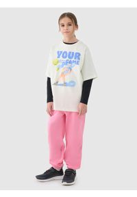 4f - 4F T-shirt oversize z nadrukiem dziewczęcy - biały 140 (9-10 lat). Okazja: na co dzień. Kolor: biały. Materiał: dzianina, bawełna, jersey. Długość rękawa: krótki rękaw. Długość: krótkie. Wzór: nadruk. Sezon: lato. Styl: klasyczny, sportowy, casual