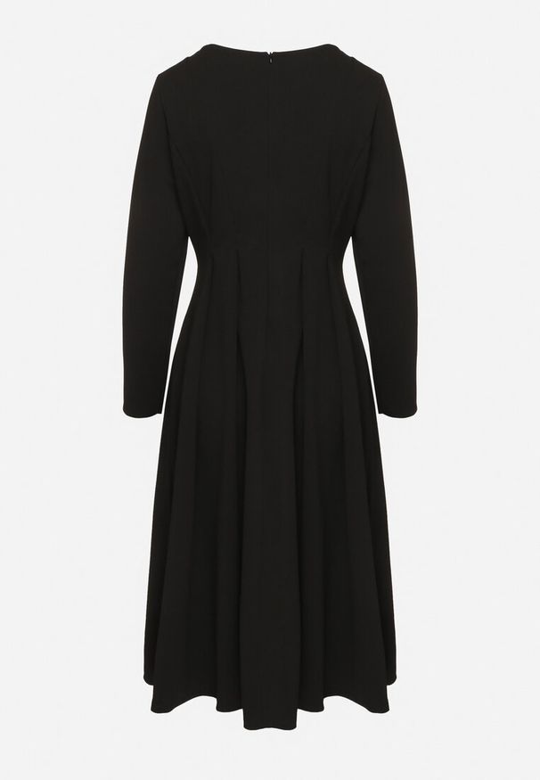 Born2be - Czarna Elegancka Sukienka Rozkloszowana Temarielis. Kolor: czarny. Długość rękawa: długi rękaw. Typ sukienki: oversize, rozkloszowane. Styl: elegancki