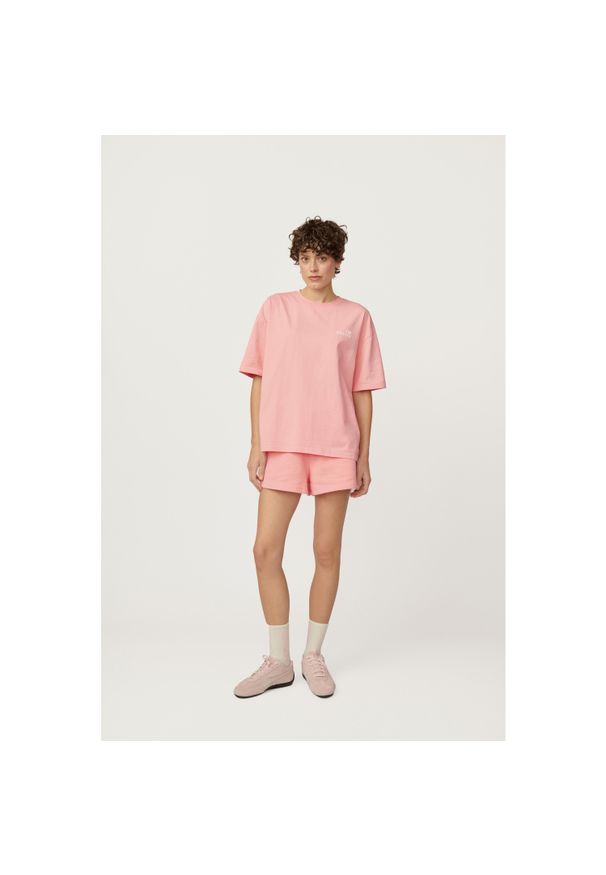 T-shirt Kubota różowy damski. Kolor: różowy. Materiał: materiał
