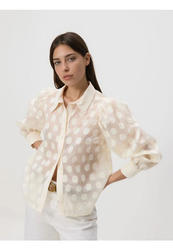 Reserved - Koszula w grochy - kremowy. Kolor: kremowy. Materiał: wiskoza, tkanina. Wzór: grochy