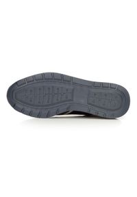 Wittchen - Męskie sneakersy ze skóry zamszowej i licowej granatowe. Okazja: na co dzień. Nosek buta: okrągły. Kolor: niebieski. Materiał: zamsz, skóra #8