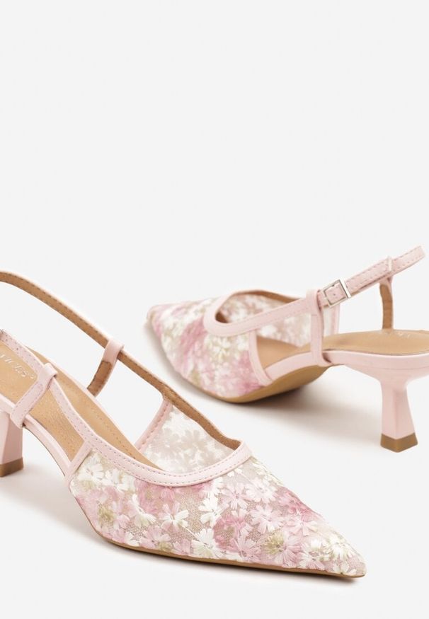 Renee - Różowe Sandały Vices na Kaczuszce Slingback z Koronkową Cholewką Kovimizza. Okazja: na imprezę. Zapięcie: sprzączka. Kolor: różowy. Materiał: koronka. Sezon: lato. Obcas: na szpilce. Styl: elegancki