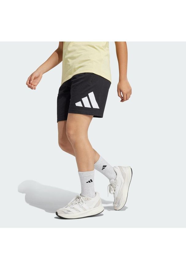 Krótkie Spodnie Adidas Sport J Bl Kn Sh 210 Dzieci. Okazja: na uczelnię, na co dzień. Kolor: czarny, biały, wielokolorowy. Długość: krótkie. Styl: sportowy. Sport: joga i pilates