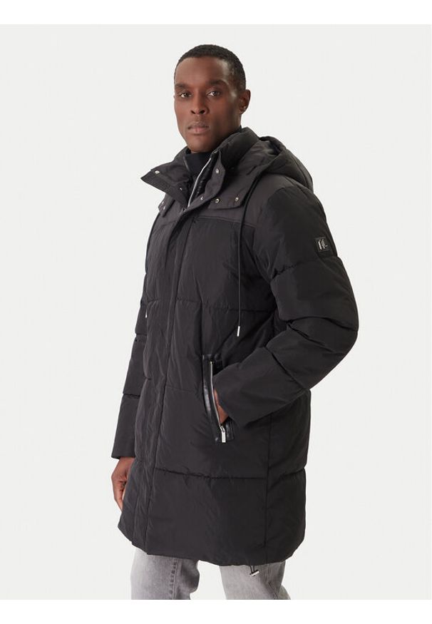 Karl Lagerfeld - KARL LAGERFELD Kurtka zimowa 455001 554501 Czarny Regular Fit. Typ kołnierza: dekolt w karo. Kolor: czarny. Materiał: syntetyk. Sezon: zima