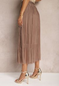Renee - Jasnobrązowa Rozkloszowana Spódnica z Tiulu Wykończona Gumką w Pasie Risshara. Okazja: na co dzień. Kolor: brązowy. Materiał: tiul. Styl: elegancki, casual