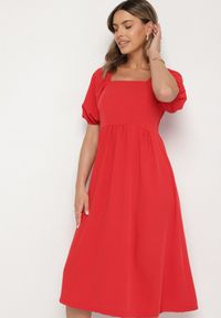 Born2be - Czerwona Rozkloszowana Sukienka z Bufiastymi Rękawami Kolireva. Okazja: na co dzień. Typ kołnierza: dekolt kwadratowy. Kolor: czerwony. Styl: elegancki, casual #6