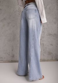 Renee - Niebieskie Szerokie Jeansy z Bawełny High Waist z Paskiem w Stylu Sznurówki Vetinia. Stan: podwyższony. Kolor: niebieski #7