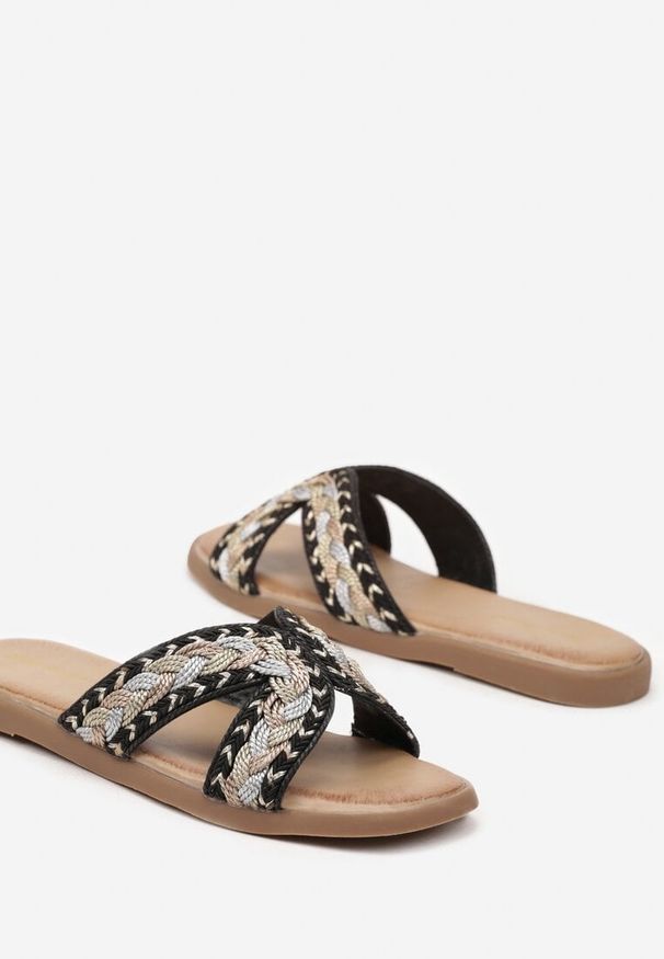 Born2be - Czarno-Złote Klapki z Plecionką na Paskach Waccaria. Kolor: czarny. Styl: boho