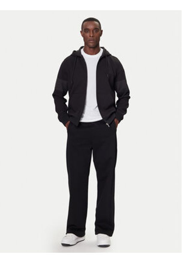 Karl Lagerfeld - KARL LAGERFELD Bluza 705000 554902 Czarny Regular Fit. Typ kołnierza: dekolt w karo. Kolor: czarny. Materiał: syntetyk
