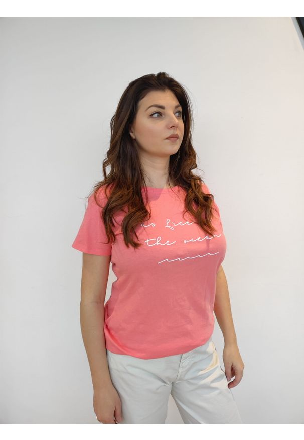 Różowy bawełniany t-shirt Juvia. Kolor: różowy. Materiał: bawełna