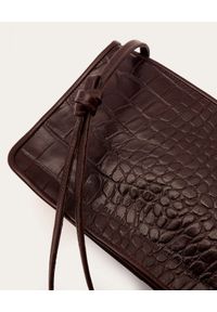 BALAGAN - Ciemnobrązowa torebka Suzanne M z wzorem krokodyla. Kolor: brązowy. Wzór: geometria #2