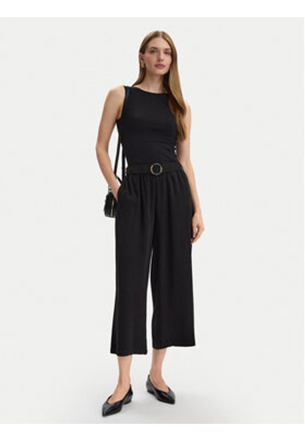 Vero Moda Top Ruby 10342997 Czarny Slim Fit. Kolor: czarny. Materiał: bawełna