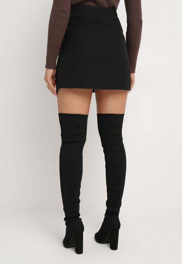 Born2be - Czarna Kopertowa Spódnica Mini z Wiązaniem Reasmey. Kolor: czarny. Styl: elegancki