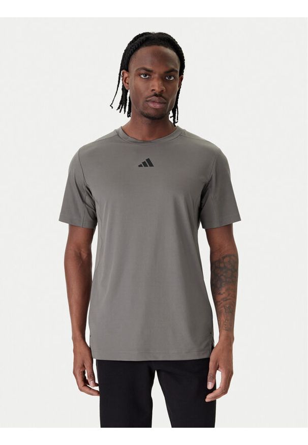 Adidas - adidas Koszulka techniczna D4T PrimeLift 3 Stripes KE9936 Szary Regular Fit. Kolor: szary. Materiał: syntetyk