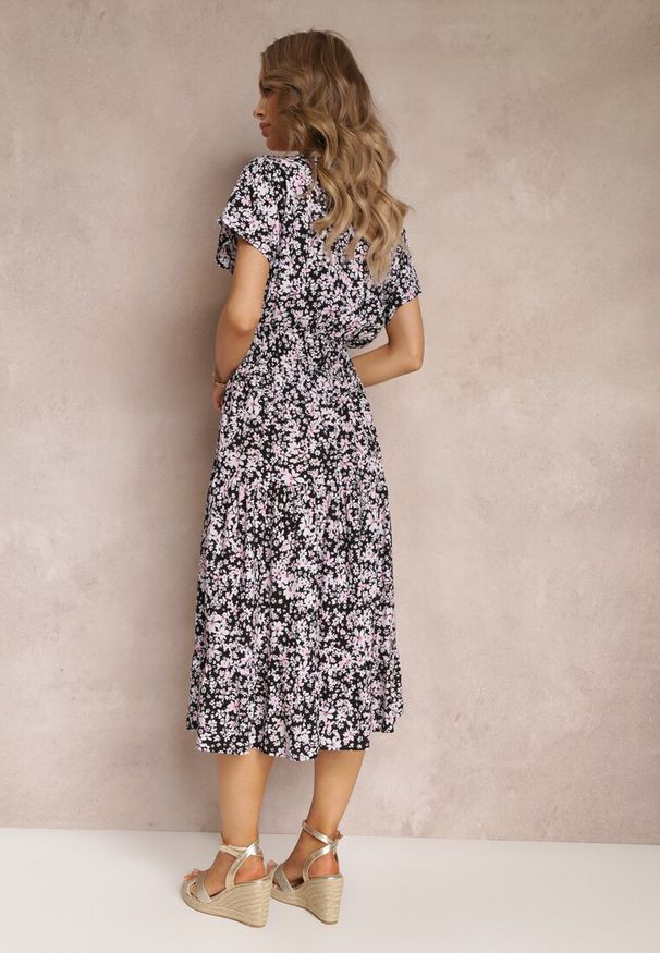 Renee - Czarna Bawełniana Sukienka z Guzikami Przy Dekolcie i Gumką w Pasie Grasita. Okazja: na co dzień. Typ kołnierza: dekolt w kształcie V. Kolor: czarny. Materiał: bawełna. Styl: casual, klasyczny