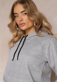 Renee - Jasnoszara Bluza z Kapturem i Kieszenią i Polarowym Wykończeniem Dafenna. Typ kołnierza: kaptur. Kolor: szary. Materiał: polar #5