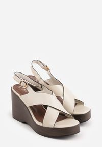 Renee - Beżowe Sandały na Platformie i Koturnie z Geometryczną Cholewką Adrasithise. Zapięcie: sprzączka. Kolor: beżowy. Wzór: geometria. Obcas: na koturnie #7