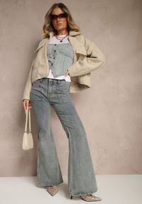 Renee - Beżowa Krótka Kurtka o Pudełkowym Kroju z Kołnierzykiem i Kieszeniami Nelilia. Okazja: na co dzień. Kolor: beżowy. Materiał: jeans. Długość: krótkie. Styl: sportowy, casual, elegancki