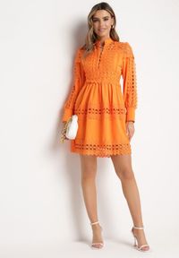 Born2be - Pomarańczowa Sukienka z Koronką i Guzikami przy Dekolcie Thompson. Kolor: pomarańczowy. Materiał: koronka. Wzór: koronka #2
