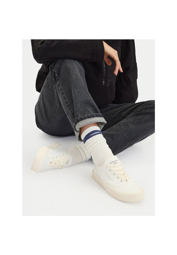 Tenisówki Guess Jeans. Kolor: biały