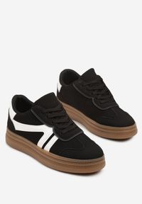 Renee - Czarne Sneakersy Tenisówki Ozdobione Geometrycznym Wzorem Shie. Okazja: na co dzień. Kolor: czarny. Materiał: jeans. Wzór: aplikacja, geometria #6