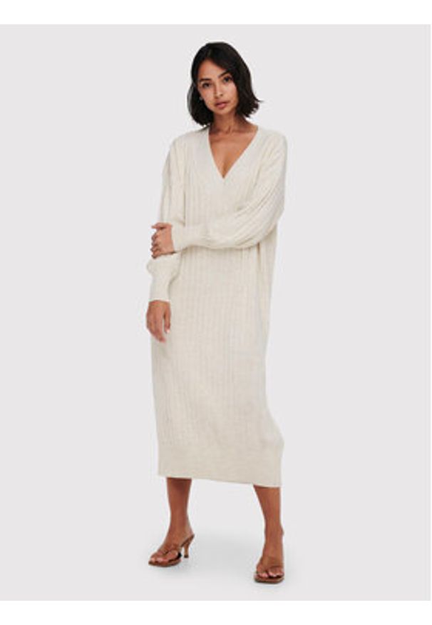only - ONLY Sukienka dzianinowa New Tessa 15236372 Beżowy Regular Fit. Kolor: beżowy. Materiał: syntetyk