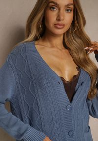 Renee - Niebieski Kardigan z Bawełną i Tłoczonym Wzorem Reisina. Okazja: na co dzień. Kolor: niebieski. Materiał: bawełna. Styl: casual, elegancki #3