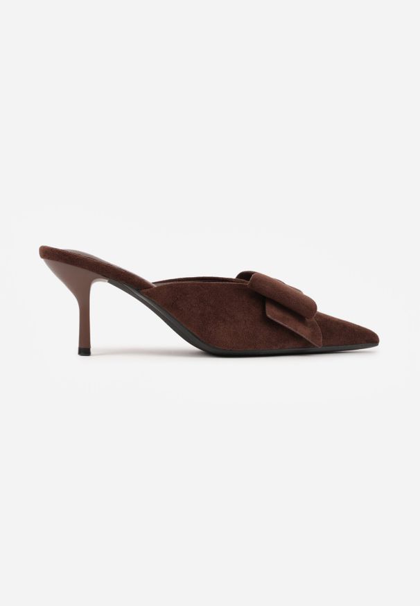 Born2be - Brązowe Klapki na Szpilce Typu Mule Ozdobione Kokardką Lorailea. Okazja: na co dzień. Kolor: brązowy. Wzór: aplikacja. Obcas: na szpilce. Styl: elegancki, casual, klasyczny