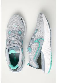 Nike - Buty Renew Run. Nosek buta: okrągły. Zapięcie: sznurówki. Kolor: szary. Materiał: syntetyk, materiał, guma. Szerokość cholewki: normalna. Obcas: na obcasie. Wysokość obcasa: średni, niski. Sport: bieganie #2
