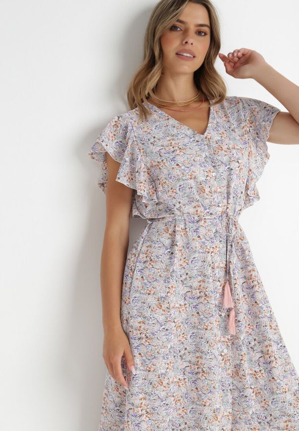 Born2be - Różowo-Jasnoszara Sukienka Lanby. Typ kołnierza: kołnierz z falbankami. Kolor: różowy. Materiał: materiał. Wzór: aplikacja, kwiaty, nadruk. Styl: elegancki. Długość: maxi