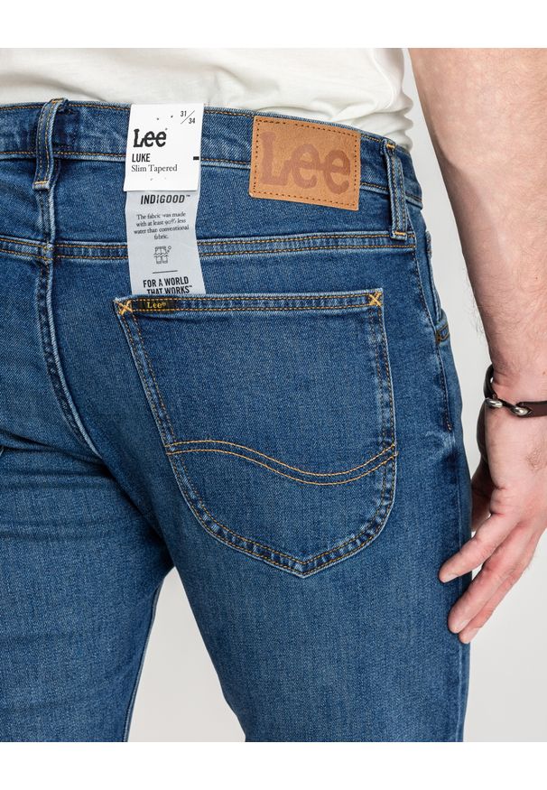 Lee - LEE MĘSKIE SPODNIE JEANSOWE LUKE PEACE TRAIN 112342254 L719015517. Styl: klasyczny