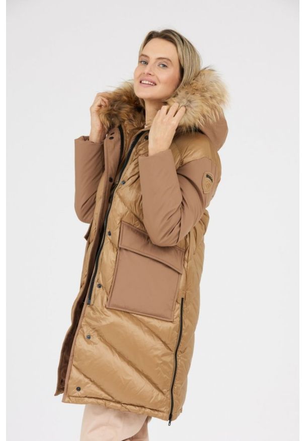 Blauer USA - BLAUER Brązowa damska puchowa kurtka Gwendolyn z kapturem, Rozmiar XS. Typ kołnierza: kaptur. Kolor: brązowy. Materiał: puch