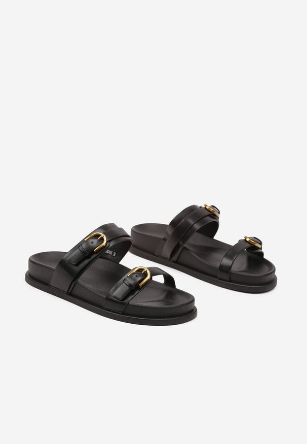 Born2be - Czarne Klapki Ozdobione Klamrami Tatosiella. Okazja: na co dzień. Kolor: czarny. Wzór: aplikacja. Sezon: lato. Obcas: na obcasie. Styl: elegancki, casual. Wysokość obcasa: niski