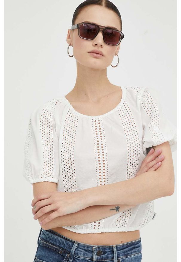 Wrangler bluzka bawełniana damska kolor biały gładka. Okazja: na co dzień. Kolor: biały. Materiał: bawełna. Wzór: gładki. Styl: casual