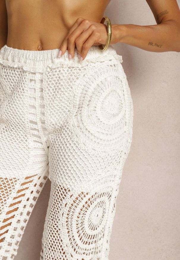 Renee - Białe Haftowane Spodnie z Szerokimi Nogawkami High Waist z Gumką w Talii Elinesta. Stan: podwyższony. Kolor: biały. Wzór: haft