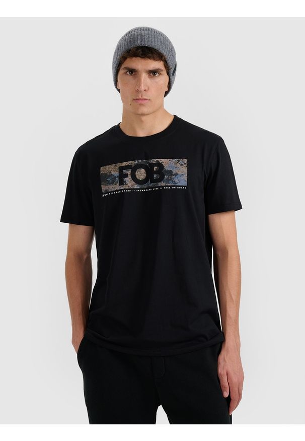 4f - 4F T-shirt regular z nadrukiem męski - czarny M. Okazja: na co dzień. Kolor: czarny. Materiał: skóra, materiał. Wzór: nadruk. Styl: casual