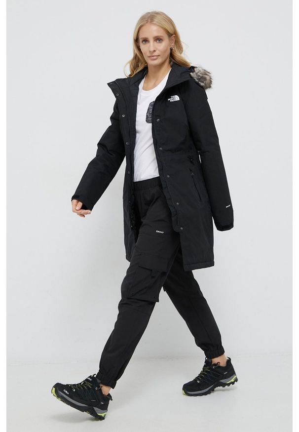 The North Face - Parka. Okazja: na co dzień. Kolor: czarny. Materiał: futro. Styl: casual