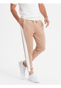 Ombre Clothing - Męskie dresowe spodnie joggery z kontrastowymi lampasami – beżowe V4 OM-PASK-0229 - XXL. Kolor: beżowy. Materiał: dresówka. Wzór: aplikacja. Styl: sportowy, retro #9