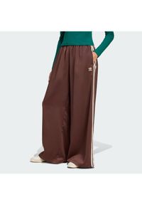Adidas - adidas Spodnie dresowe adicolor Satin KD2541 Brązowy Wide Leg. Kolor: brązowy. Materiał: syntetyk #1
