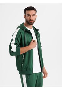 Ombre Clothing - Męskie komplet dresowy oldschool bluza rozpinana z kapturem + spodnie joggery - ciemnozielony V7 - Rozmiar: M. Okazja: na co dzień, na spacer. Typ kołnierza: bez kaptura. Kolor: zielony. Materiał: dresówka. Długość rękawa: raglanowy rękaw. Wzór: aplikacja, nadruk, gładki. Styl: retro #1