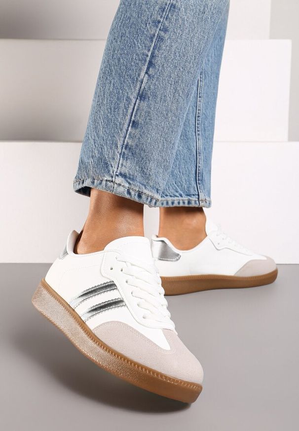 Born2be - Srebrne Płaskie Sneakersy z Paskami Ardama. Nosek buta: okrągły. Zapięcie: pasek. Kolor: biały. Obcas: na obcasie. Wysokość obcasa: niski