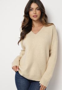 Born2be - Beżowy Sweter z Wiskozą oraz Kaszmirem Nelilena. Okazja: na co dzień. Kolor: beżowy. Materiał: kaszmir, wiskoza. Długość rękawa: długi rękaw. Długość: długie. Styl: casual, elegancki