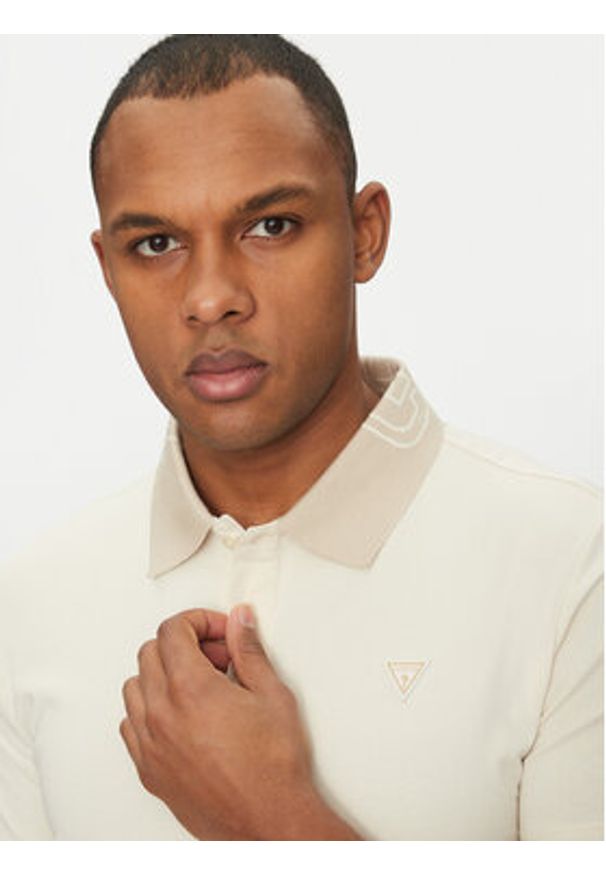 Guess Polo M5GP66 J1314 Écru Regular Fit. Typ kołnierza: polo. Materiał: bawełna