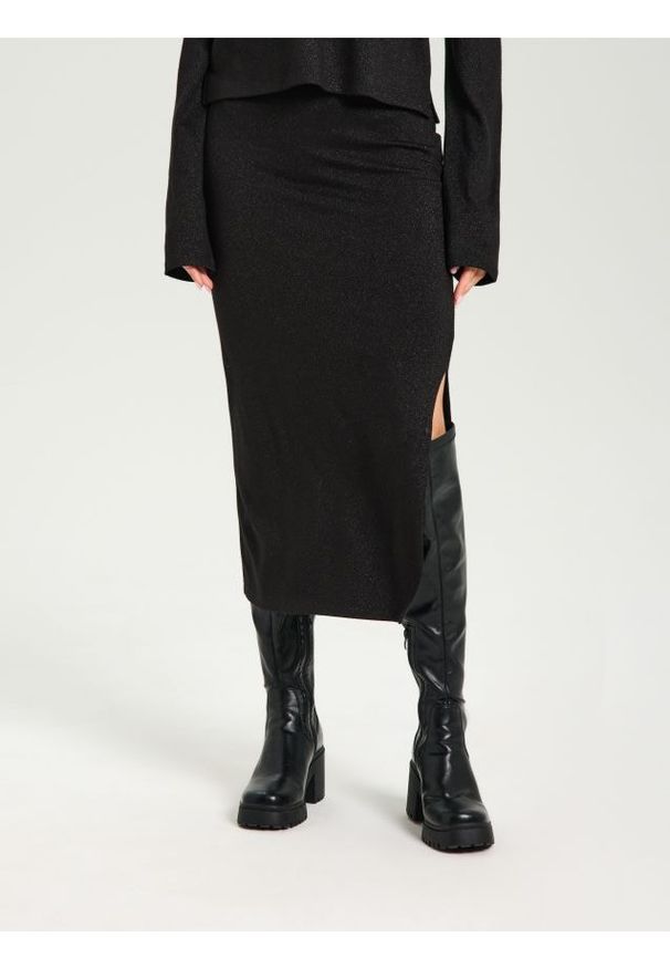 Sinsay - Spódnica midi z gumką w pasie - czarny. Kolor: czarny