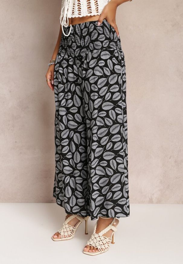 Renee - Czarne Bawełniane Spodnie z Szerokimi Nogawkami 7/8 i Gumką w Pasie Elenthe. Kolor: czarny. Materiał: bawełna. Wzór: aplikacja