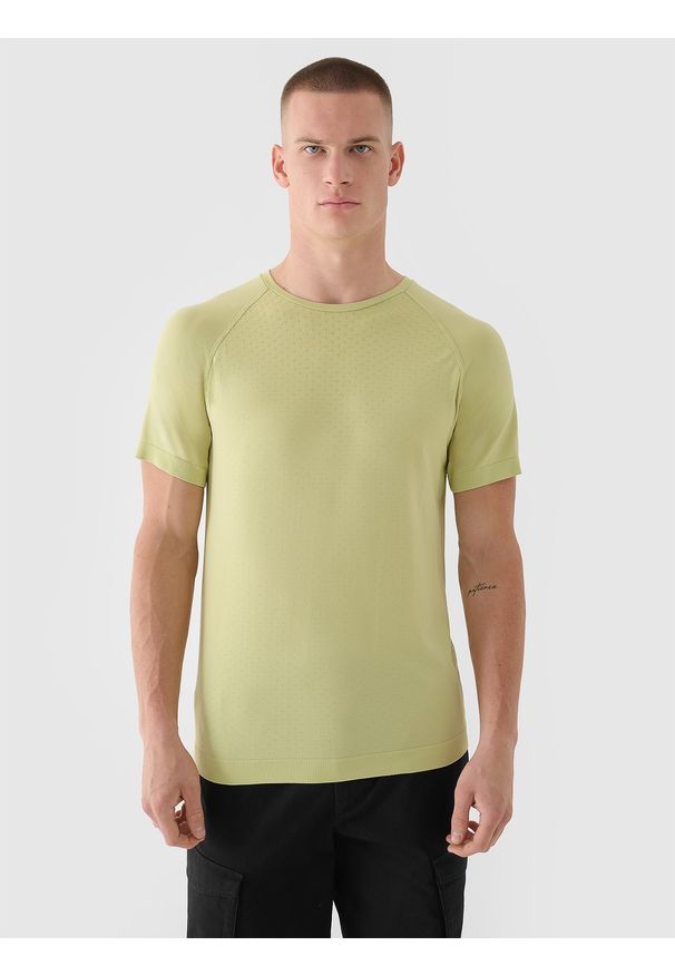 4f - 4F T-shirt bezszwowy regular męski 4F x Robert Lewandowski - zielony S/M. Okazja: na co dzień. Kolor: zielony. Materiał: dzianina, włókno, materiał, syntetyk. Długość rękawa: krótki rękaw. Długość: krótkie. Wzór: gładki, ze splotem. Sezon: lato. Styl: klasyczny, sportowy, casual