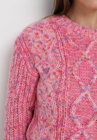 Born2be - Fuksjowy Sweter z Ozdobną Kolorową Nicią Gabriani. Kolor: różowy. Wzór: kolorowy. Sezon: jesień, zima
