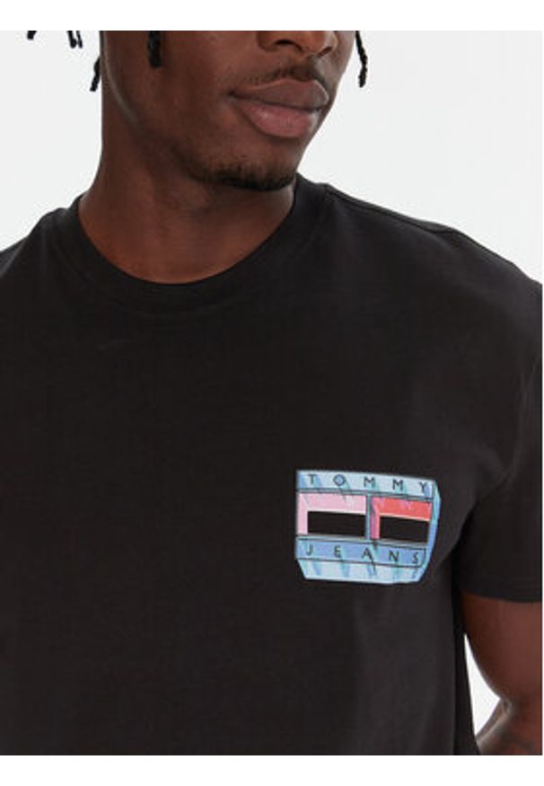 Tommy Jeans T-Shirt DM0DM21980 Czarny Regular Fit. Kolor: czarny. Materiał: bawełna