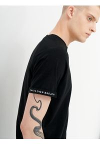 outhorn - Gładki t-shirt męski. Materiał: bawełna, materiał. Długość rękawa: raglanowy rękaw. Wzór: gładki